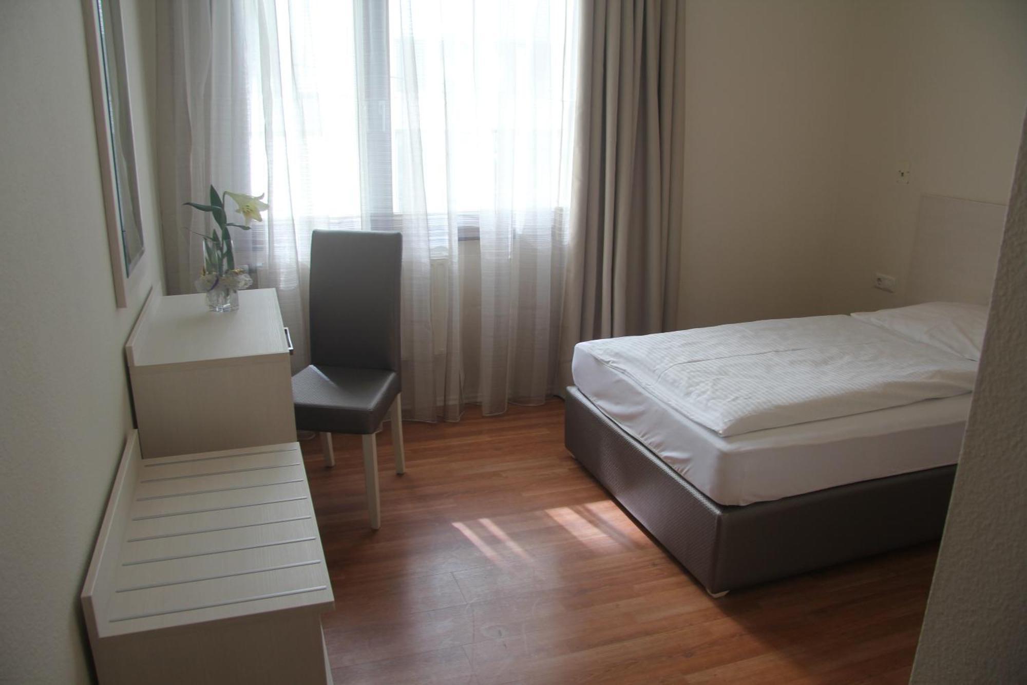 Hotel Centro Штутгарт Экстерьер фото